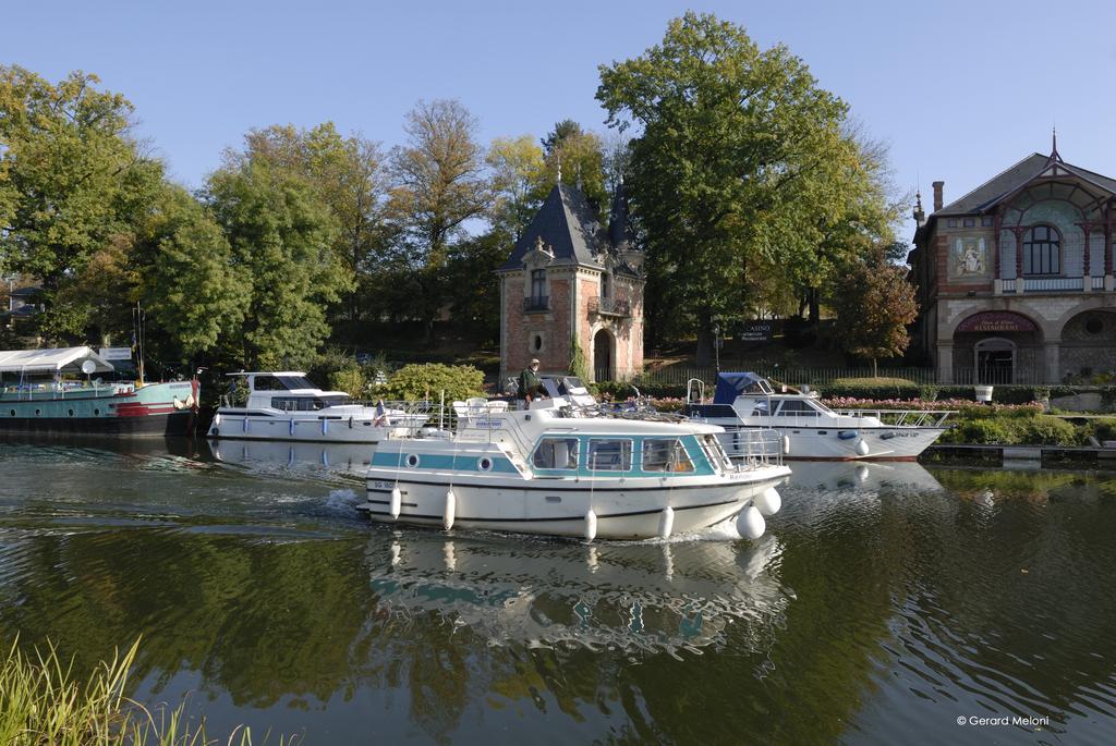 Auberge Saint Walfrid Hotel Restaurant & Spa Sarreguemines Exteriör bild